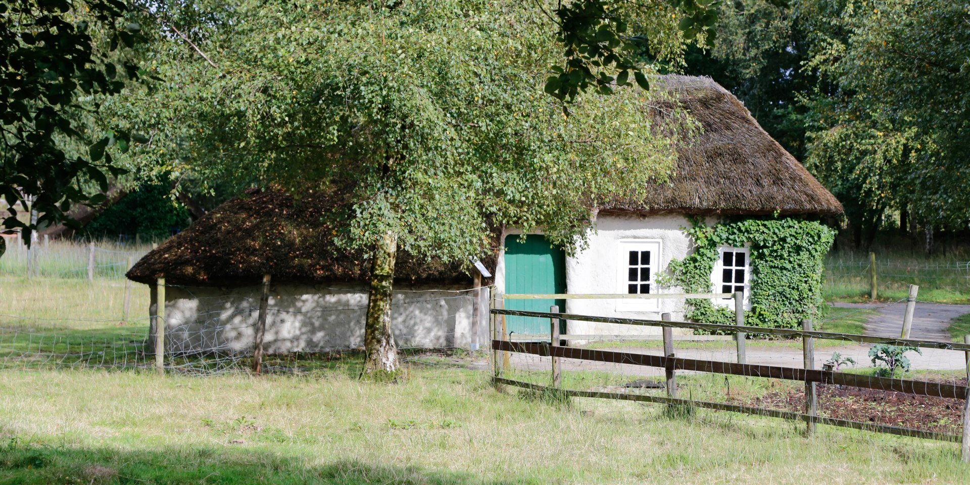 Lehmhütte im Moormuseum, © Südbrookmerland Touristik GmbH / Ottmar Heinze