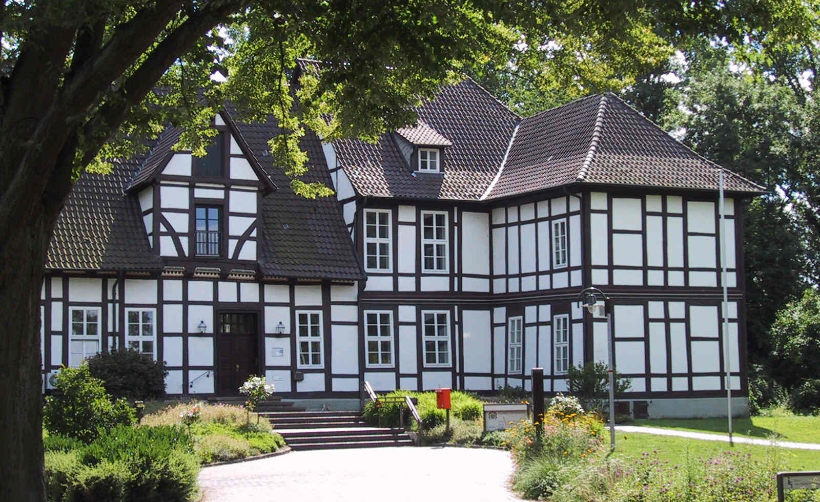 Das schöne alte Fachwerkhaus - der historische Amtshof in Steyerberg, © Mittelweser-Touristik GmbH