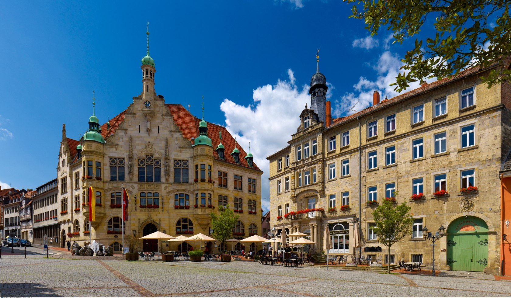 Marktplatz mit Rathaus in Helmstedt, Niedersachsen, Deutschland, © TMN/Huber Media