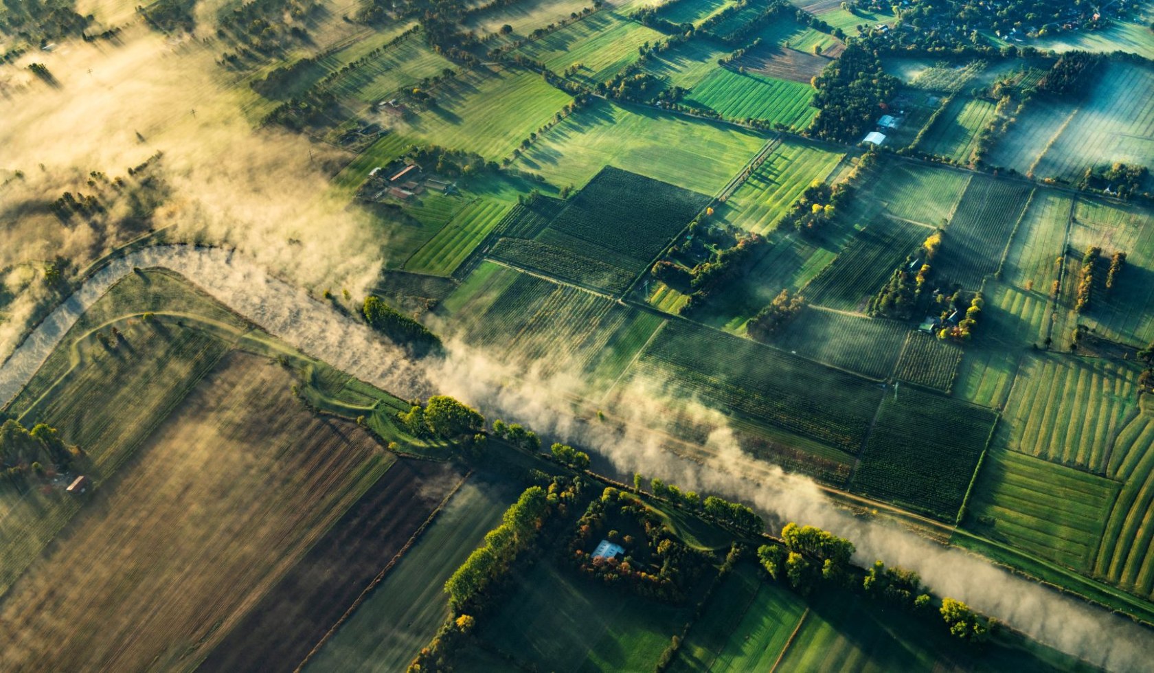 Luftbild: Morgennebel über der Oste bei Großenwörden, © Martin Elsen