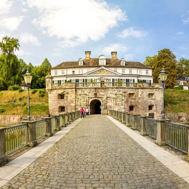 Schloss Bad Pyrmont, © Fotolia / pure-life-pictures