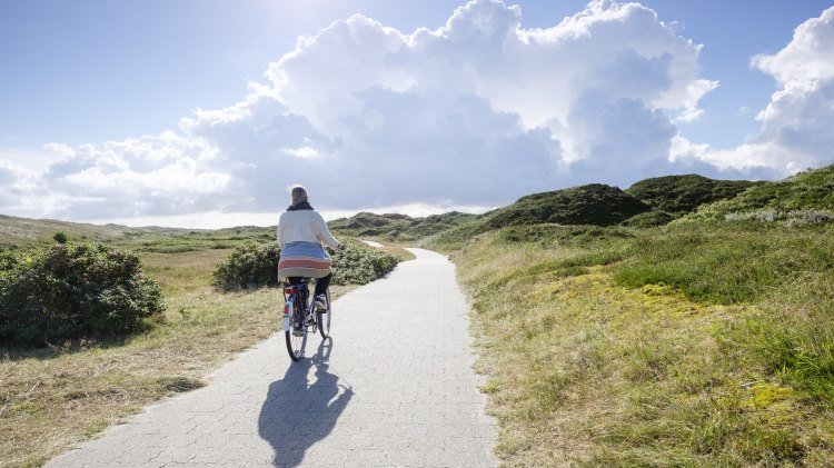 Fahrradweg durch das Pirolatal auf Langeoog, © Tourismus-Service Langeoog, Martin Foddanu